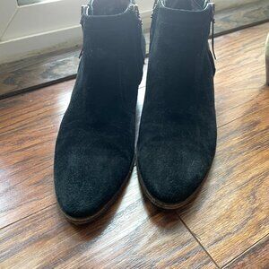 Aquatalia Black Suede Side Zip Stacked Heel Bootie Size 8